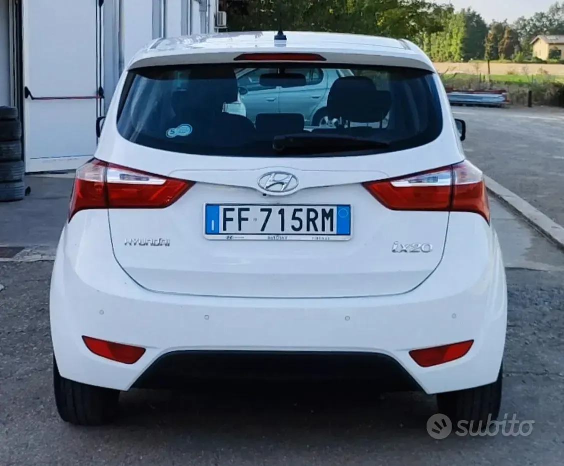 Usata Hyundai ix20 Xpossible 90 CV (66 kW) 2016 Bianco Utilitaria