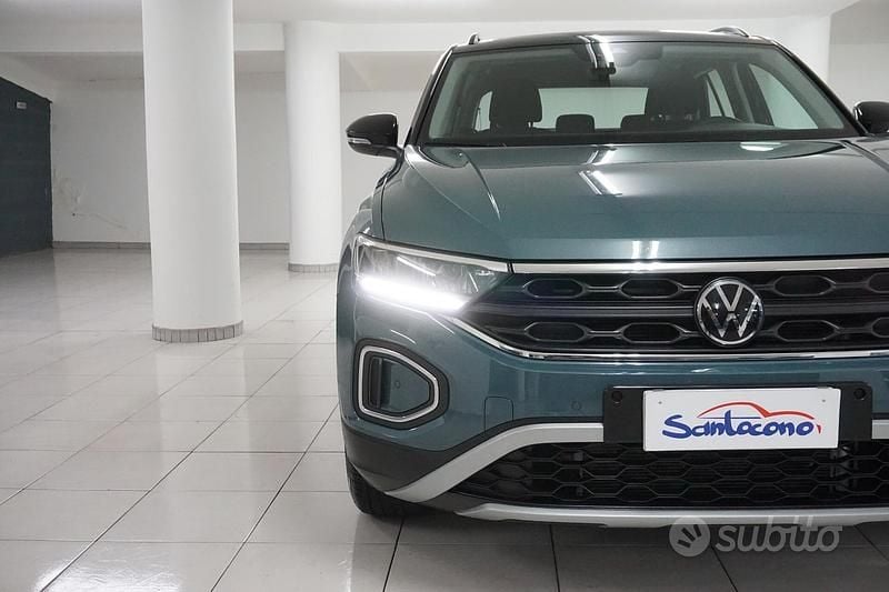Usata VW T-Roc Life 115 CV (84 kW) 2023 Grigio SUV