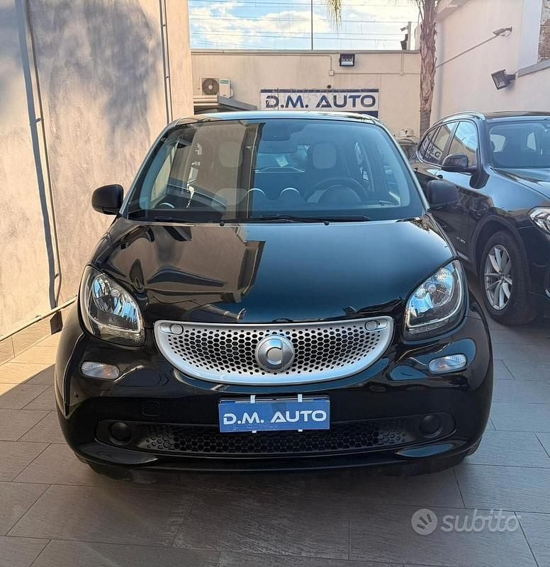 Usata Smart ForFour 70 CV (51 kW) 2015 Nero Utilitaria