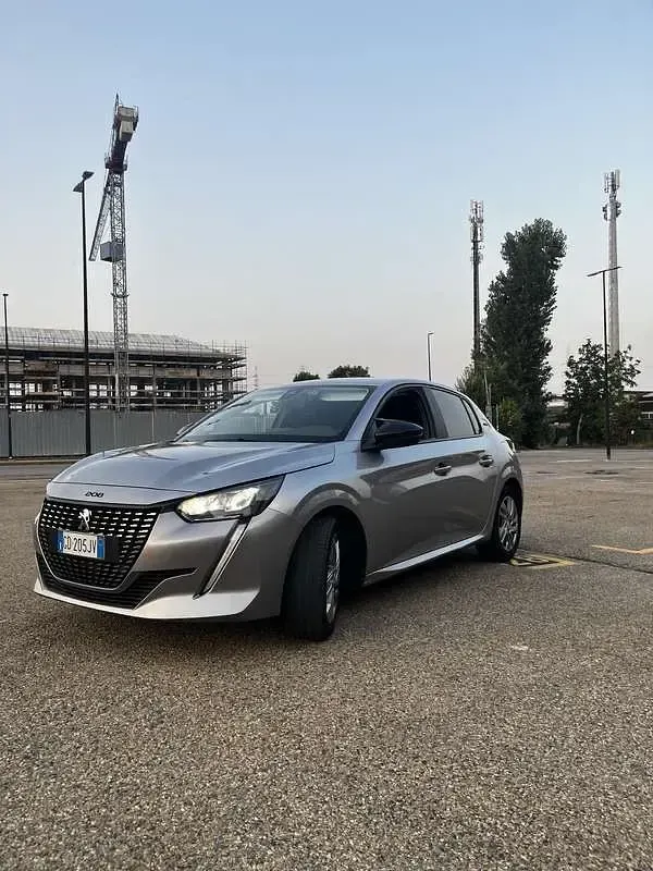 Usata Peugeot 208 Allure 101 CV (74 kW) 2020 Utilitaria