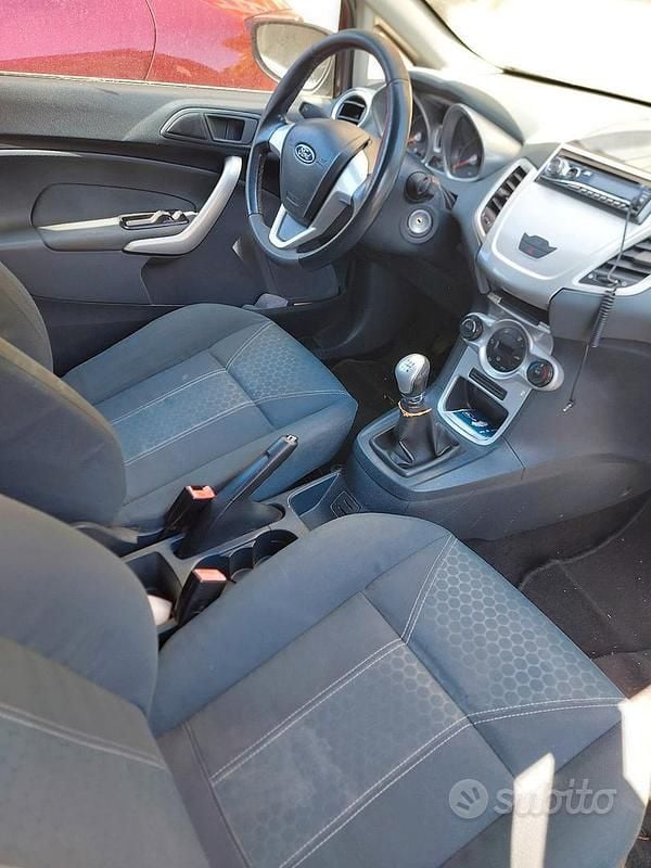 Second-hand Ford Fiesta 60 CP (44 kW) 2009 Negru Hatchback