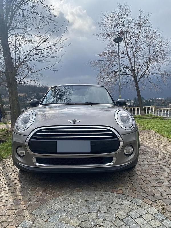 Usata Mini Cooper D Hype 116 CV (85 kW) 2016 Grigio Utilitaria