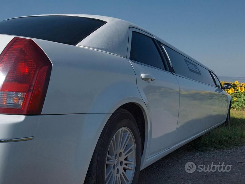 Usata Chrysler 300 249 CV (183 kW) 2010 Bianco Berlina