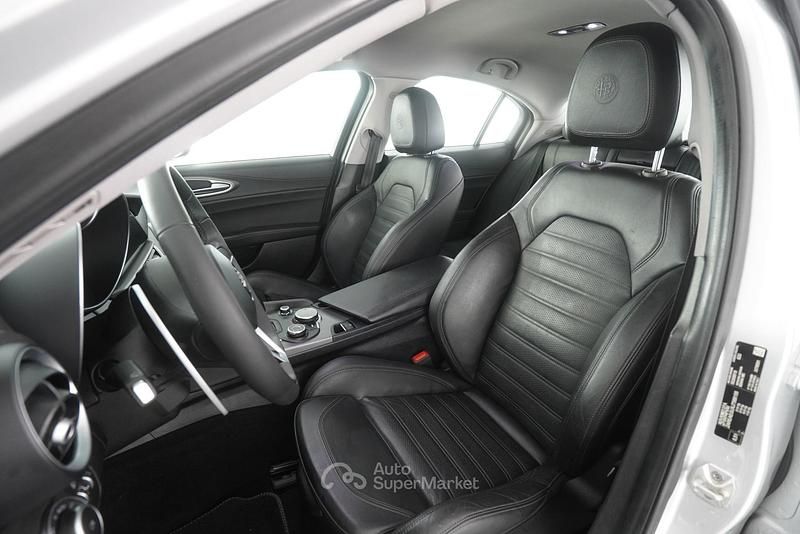 Usata Alfa Romeo Giulia Veloce 211 CV (155 kW) 2018 Grigio silverstone Berlina