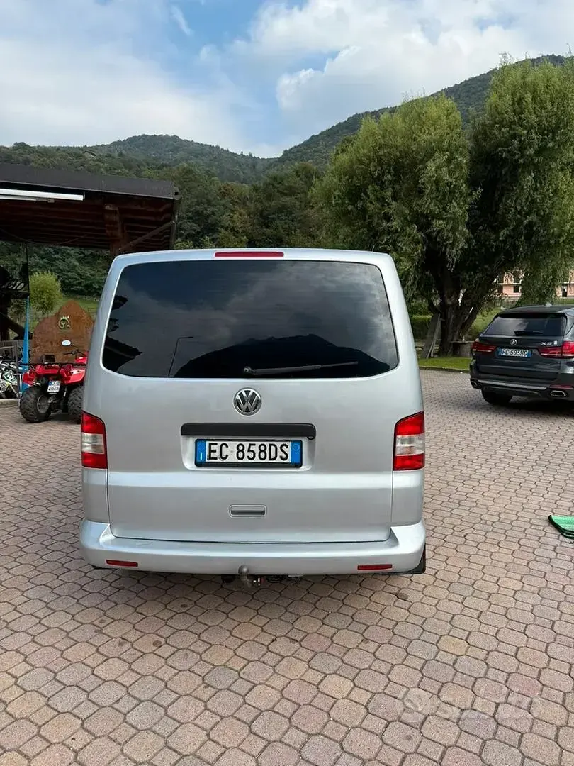 Usata VW Multivan 180 CV (132 kW) 2010 Grigio Monovolume