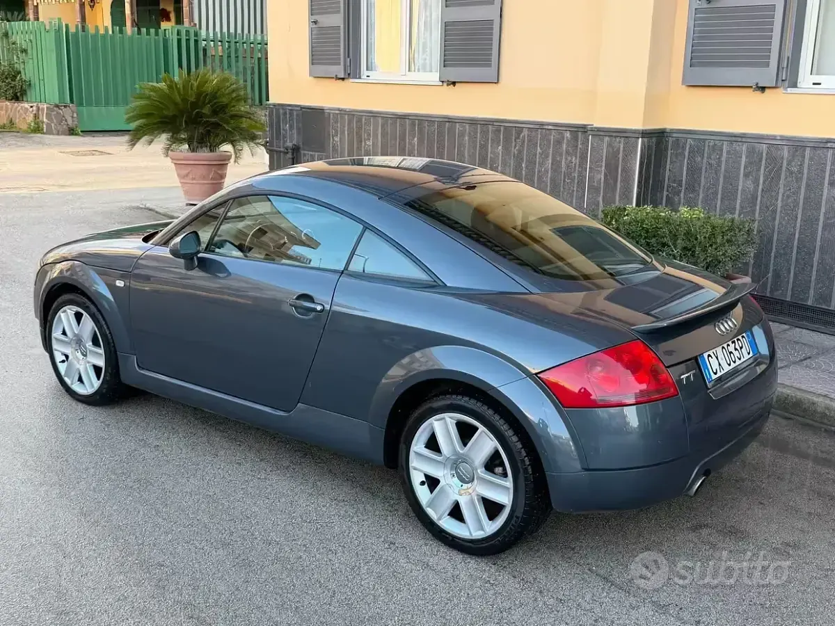 Usata Audi TT 179 CV (131 kW) 2005 Grigio Coupé