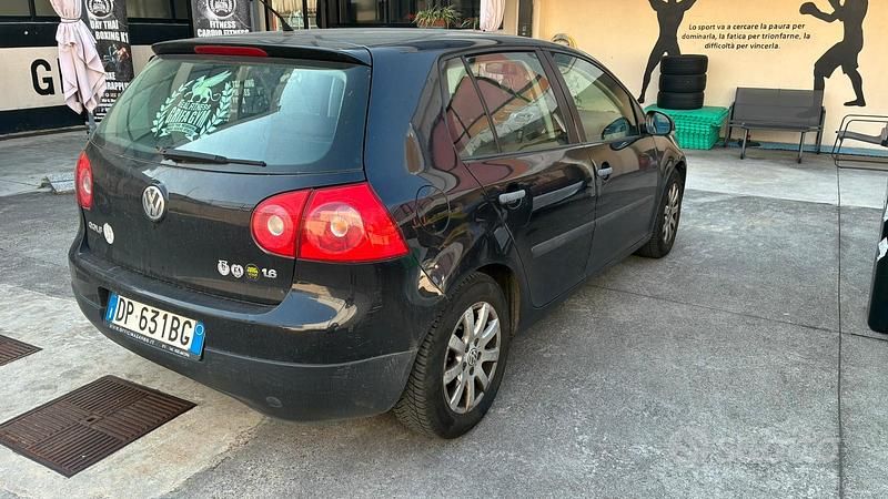 Usata VW Golf VI 102 CV (75 kW) 2008 Nero Utilitaria