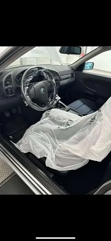Usata BMW 318 140 CV (102 kW) 1995 Coupé
