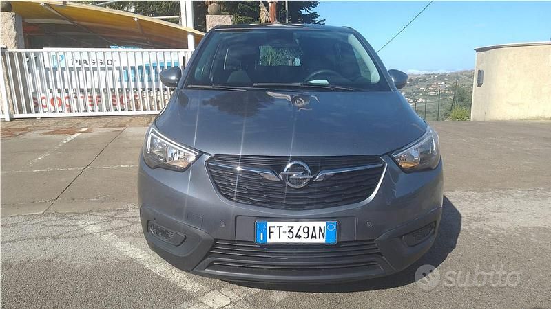 Usata Opel Crossland X 102 CV (75 kW) 2017 Grigio SUV