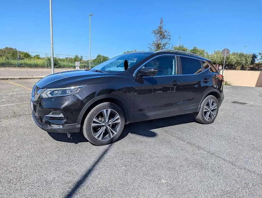 Usata Nissan Qashqai N-Connecta 110 CV (80 kW) 2018 Nero SUV