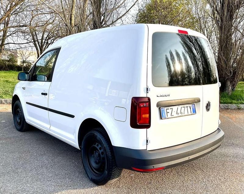 Usata VW Caddy Business+ 102 CV (75 kW) 2019 Bianco candy pastello Monovolume