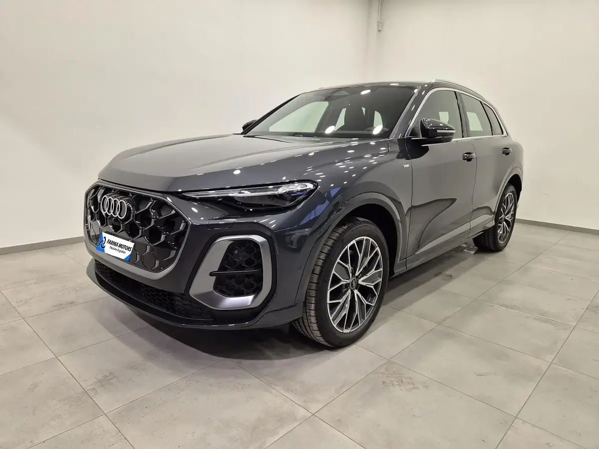 Nuova Audi Q5 S-Line 204 CV (150 kW) 2025 Grigio SUV