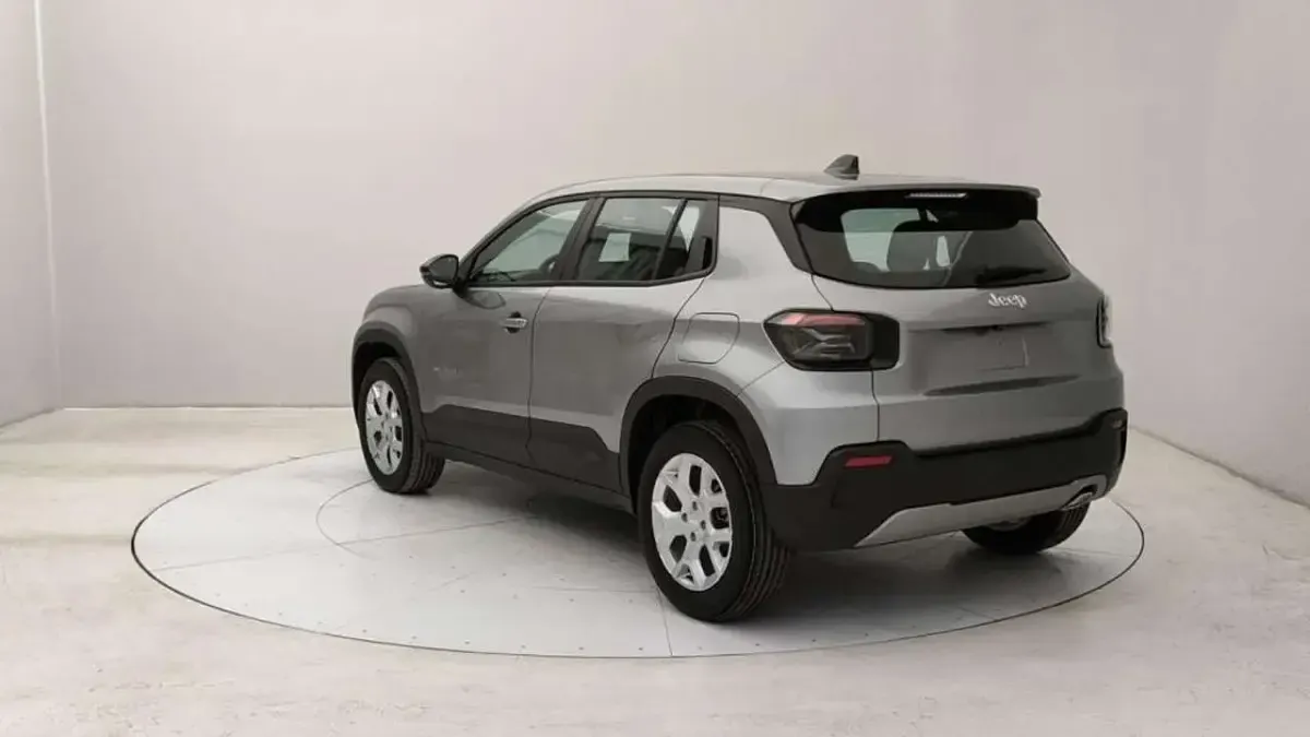 Nuova Jeep Avenger Altitude 110 CV (80 kW) 2025 Grigio SUV