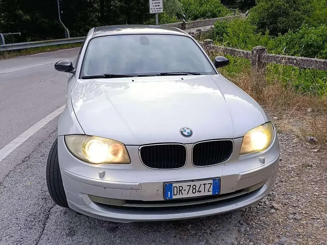 Usata BMW 118 143 CV (105 kW) 2008 Argento Utilitaria