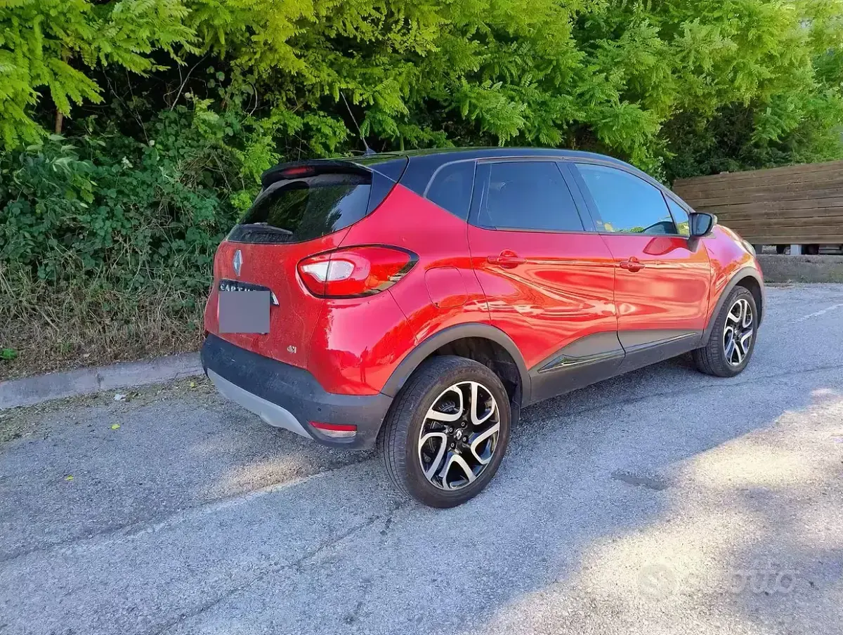 Usata Renault Captur 90 CV (66 kW) 2016 Rosso SUV