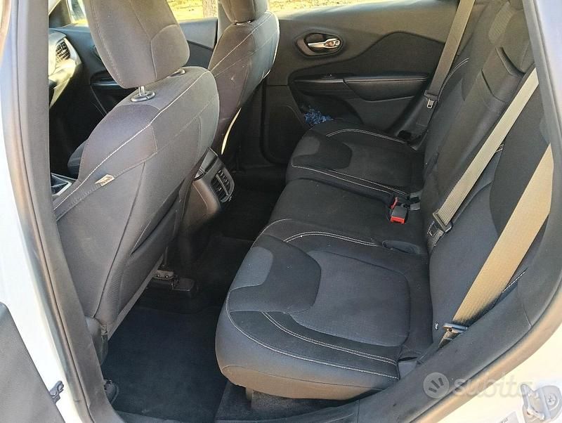 Occasion Jeep Cherokee 140 ch (102 kW) 2014 Blanc SUV