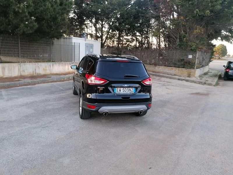 Usata Ford Kuga Business Edition 140 CV (102 kW) 2014 SUV