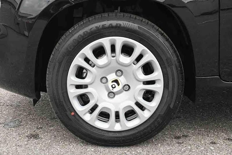 Nuova Fiat Panda Icon 2025 Nero Utilitaria