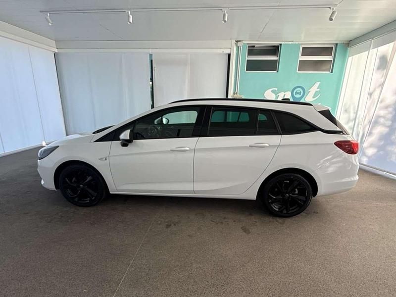 Używany Opel Astra Ultimate 145 KM (106 kW) 2021 Biały Kombi