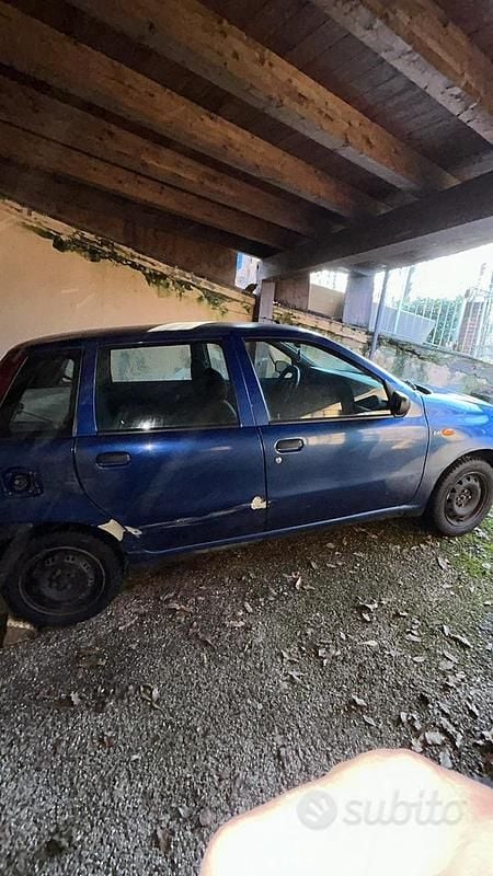Usata Fiat Punto 1997 Blu Berlina