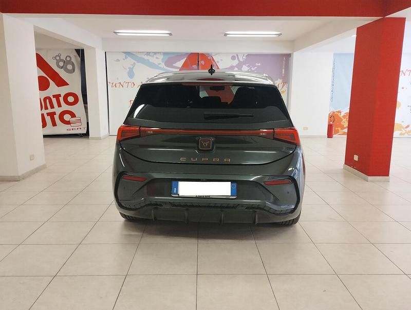 Usata Cupra Born 150 kW (204 CV) 2023 Grigio Utilitaria