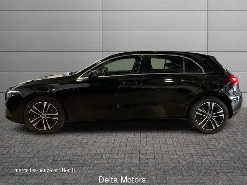 Usata Mercedes A180 Advanced 116 CV (85 kW) 2024 Nero Utilitaria