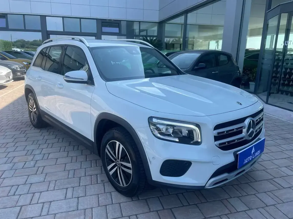 Usata Mercedes GLB200 150 CV (110 kW) 2021 Bianco SUV