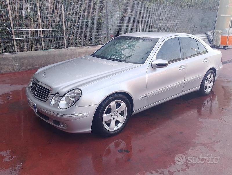 Usata Mercedes E270 2002 Grigio Berlina