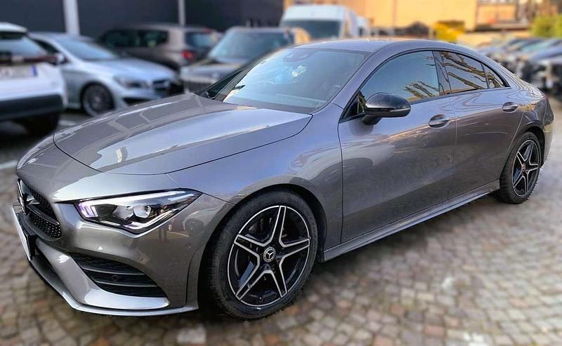 Usata Mercedes CLA200 Premium 150 CV (110 kW) 2023 Grigio scuro met Berlina