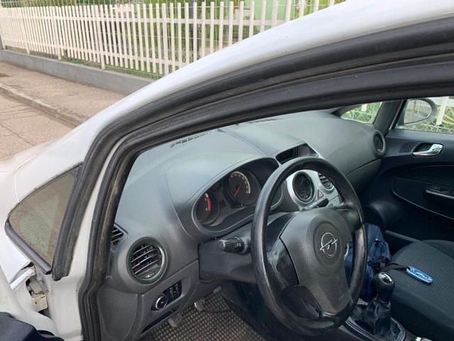 Usata Opel Corsa 75 CV (55 kW) 2012 Bianco Furgone