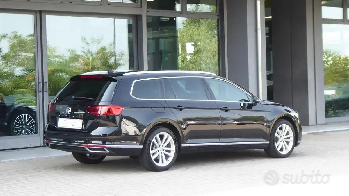 Usata VW Passat Highline 190 CV (139 kW) 2019 Nero Station wagon