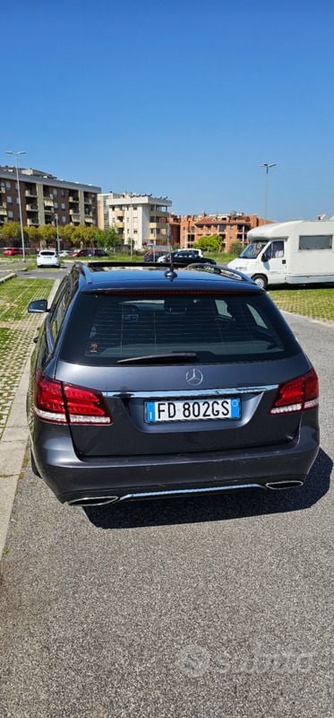 Usata Mercedes E200 136 CV (100 kW) 2015 Grigio Station wagon