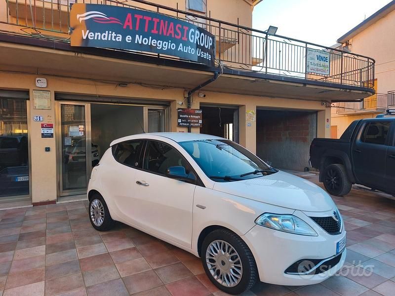 Usata Lancia Ypsilon 69 CV (50 kW) 2016 Bianco Utilitaria