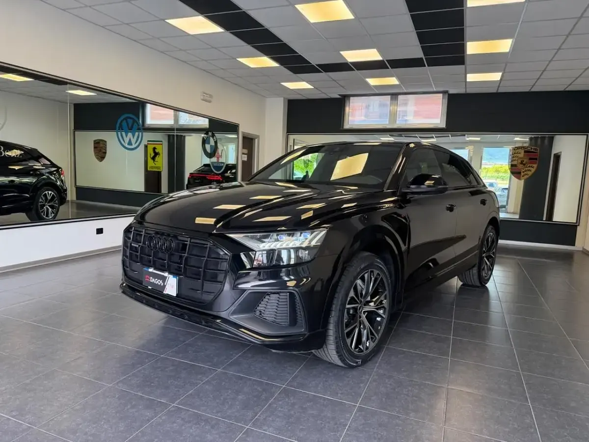 Usata Audi Q8 S-Line 285 CV (209 kW) 2021 Nero SUV