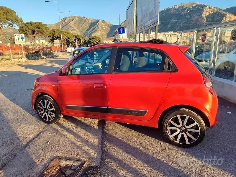 Usata Renault Twingo Life 69 CV (50 kW) 2016 Rosso Utilitaria
