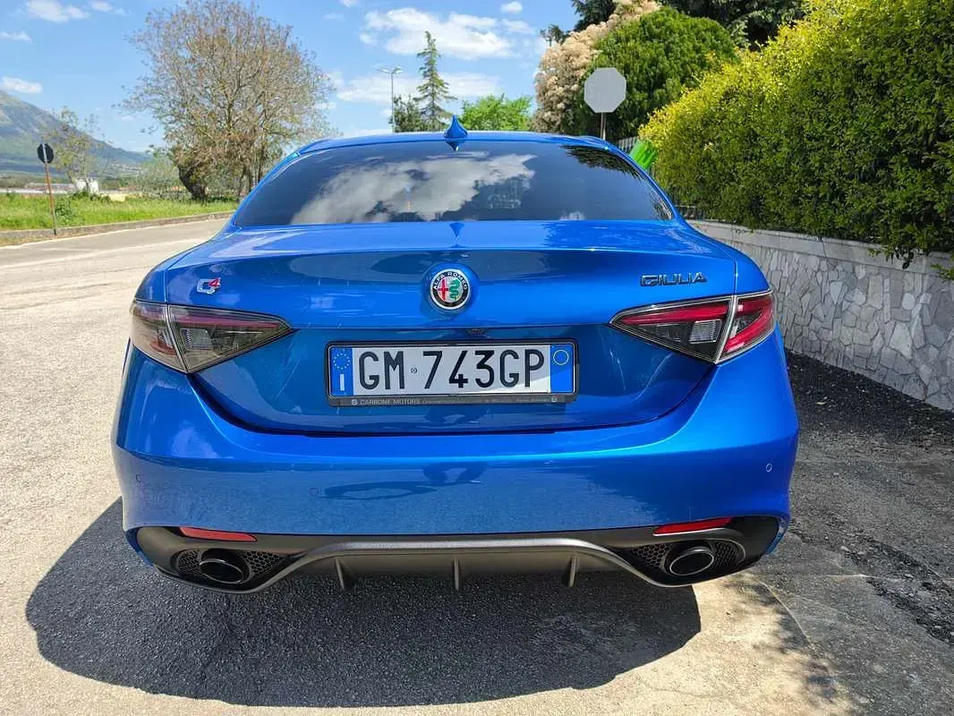 Usata Alfa Romeo Giulia Competizione 211 CV (155 kW) 2023 Blu/azzurro Berlina