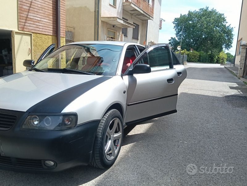 Usata Audi A3 130 CV (95 kW) 2001 Grigio Berlina