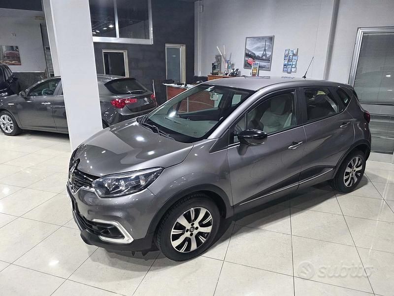 Usata Renault Captur Business 90 CV (66 kW) 2019 Grigio SUV