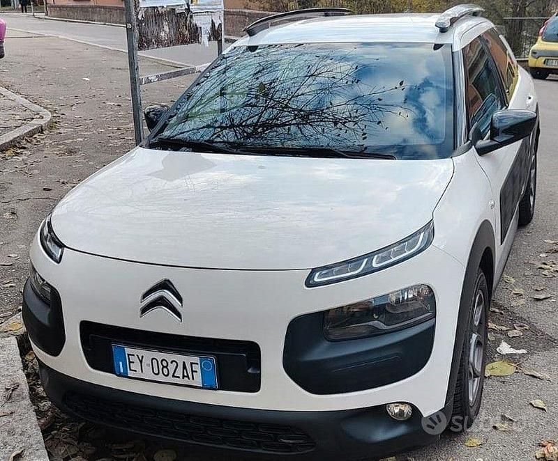 Bianco Usata 2015 Citroën C4 Feel SUV | 6750 € (Buon prezzo) - Immagine 1/4