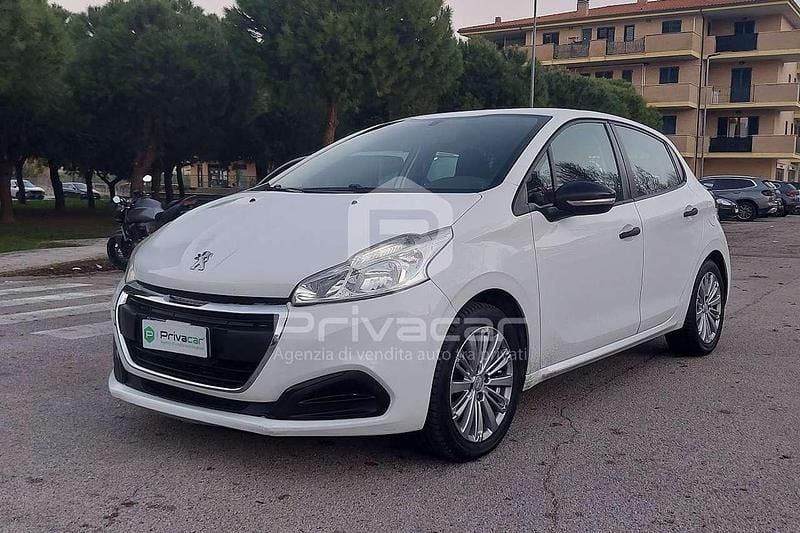 Bianco Usata 2016 Peugeot 208 Due volumi | 6000 € (Buon prezzo) - Immagine 1/4