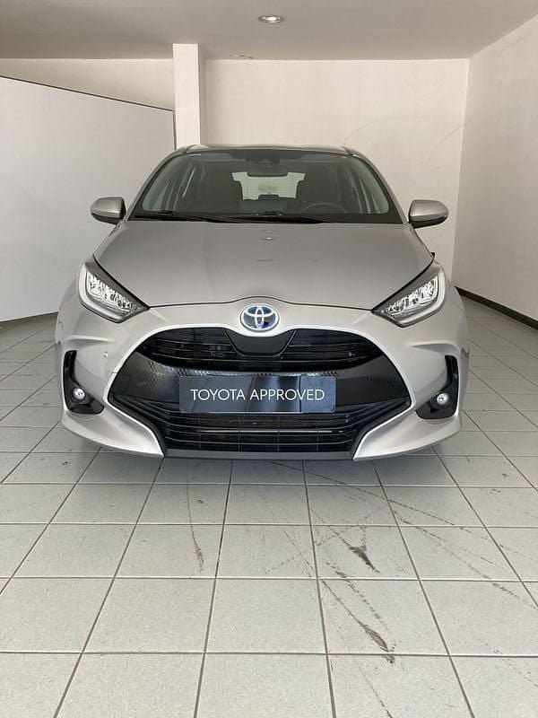 Usata Toyota Yaris Hybrid Trend 115 CV (84 kW) 2021 Grigio Utilitaria