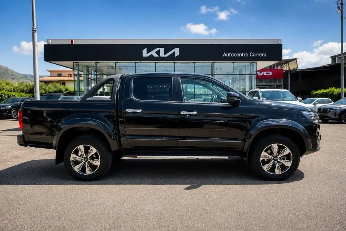 Usata EVO Cross 4 136 CV (100 kW) 2024 Nero Pick-up