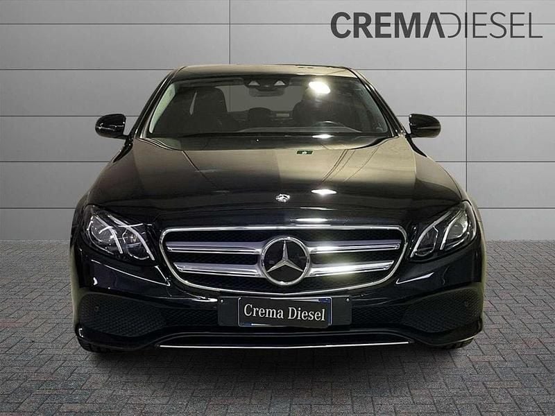 Usata Mercedes E200 Business 150 CV (110 kW) 2018 Nero Berlina