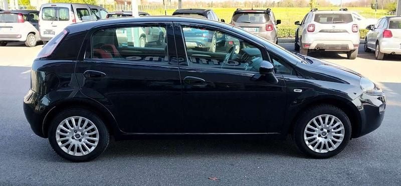 Usata Fiat Grande Punto 69 CV (50 kW) 2012 Nero Utilitaria