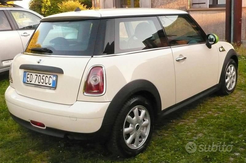 Usata Mini ONE 75 CV (55 kW) 2010 Utilitaria