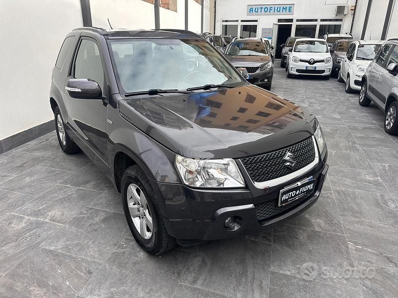 Usata Suzuki Grand Vitara 129 CV (94 kW) 2011 Grigio SUV