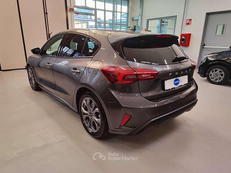 Usata Ford Focus ST-Line 125 CV (91 kW) 2023 Grigio scuro Berlina