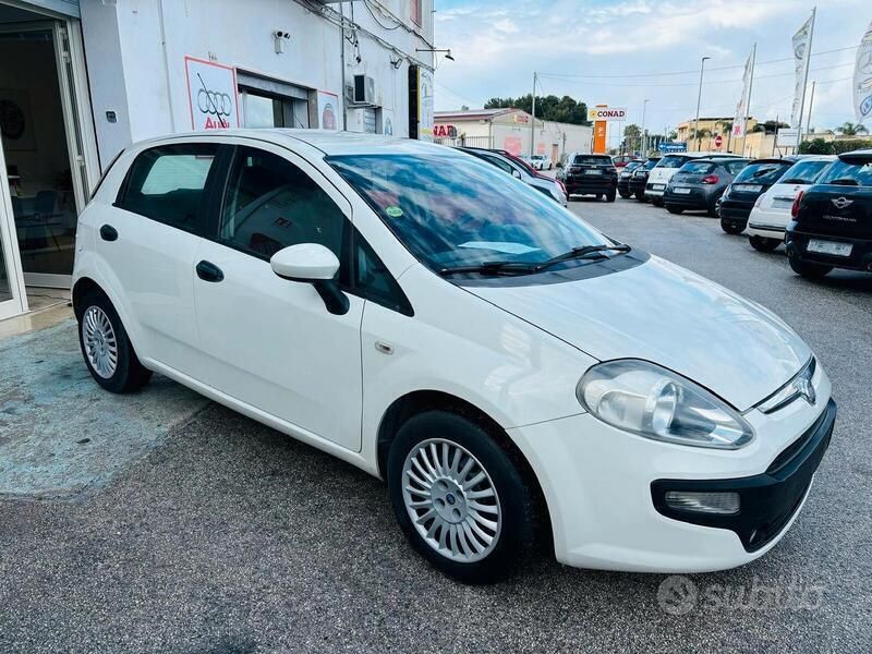 Usata Fiat Punto Evo Active 75 CV (55 kW) 2010 Bianco Utilitaria