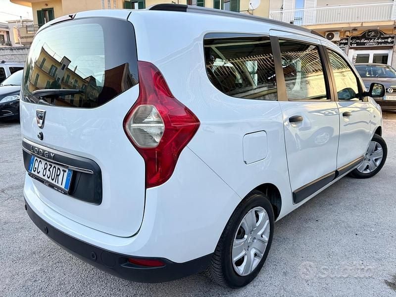 Usata Dacia Lodgy 116 CV (85 kW) 2020 Bianco Monovolume