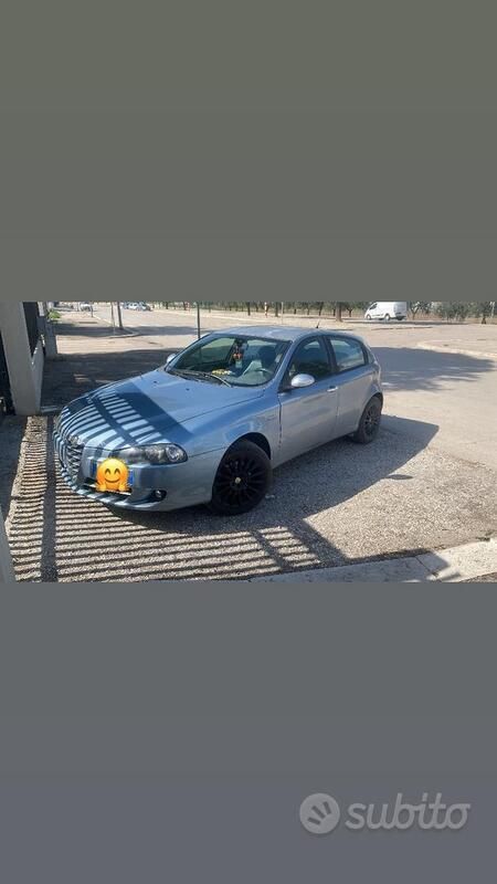 Usata Alfa Romeo 147 2002 Grigio Utilitaria